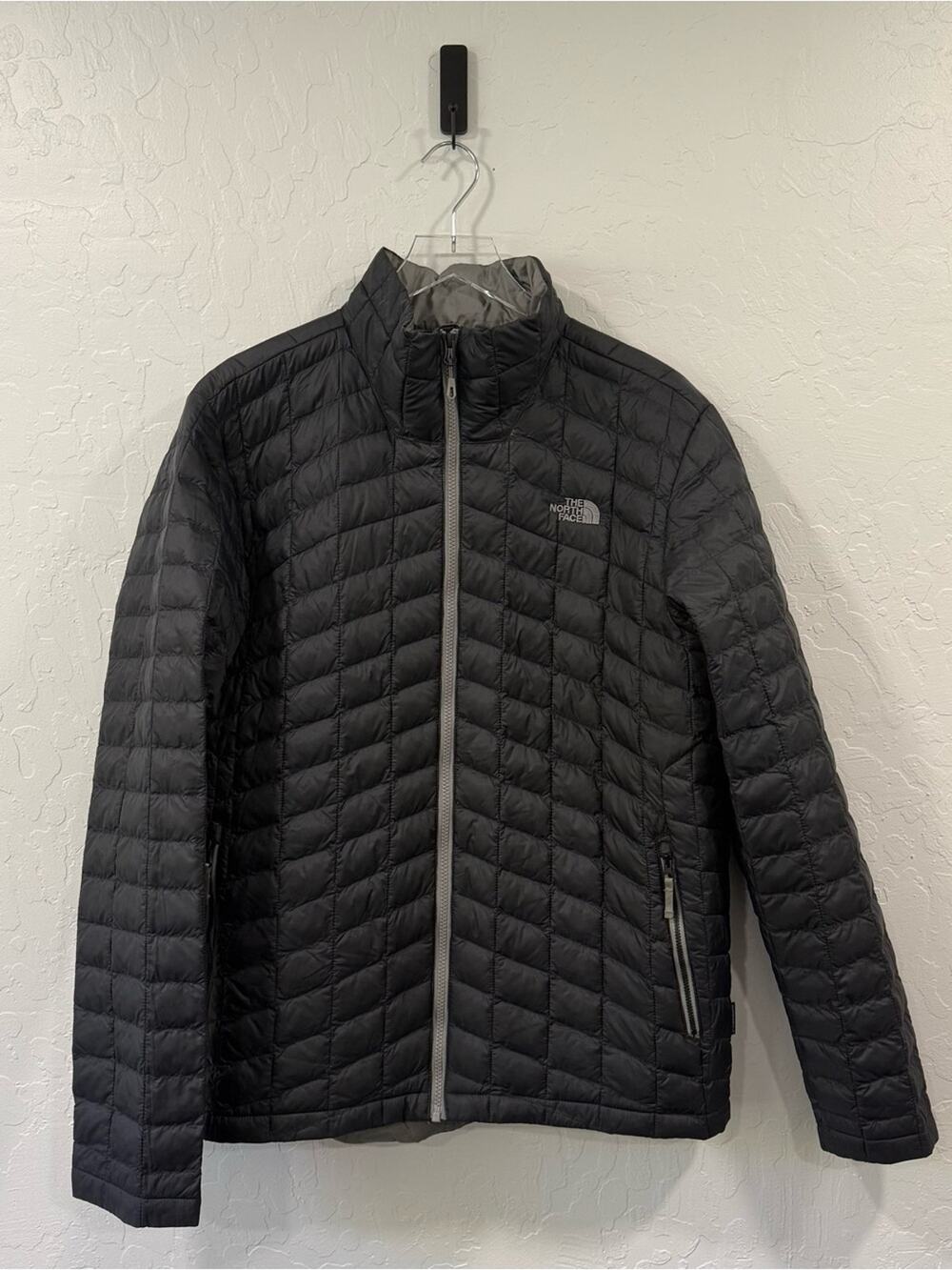 The North Face NWOT Mens Thermoball Full Zip Size L